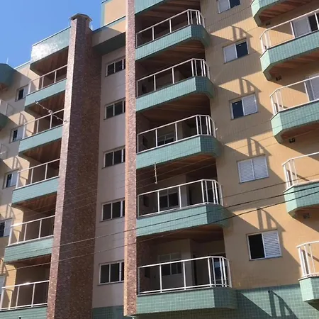 Apartamento na melhor localização de Ubatuba, com Duas varandas-2